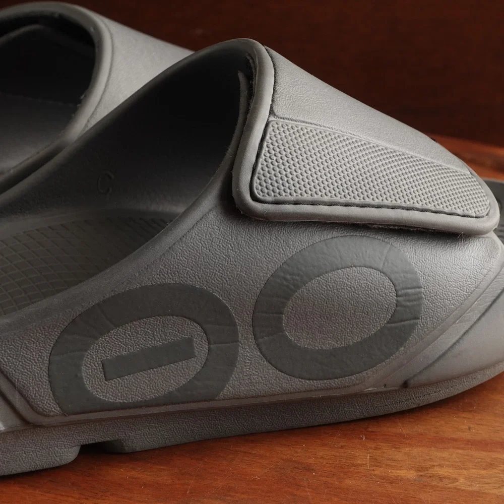 Oofos Sandals Unisex SZ M9 W11 Gray OOahh Sport Flex Recovery Coastal Slide Shoe